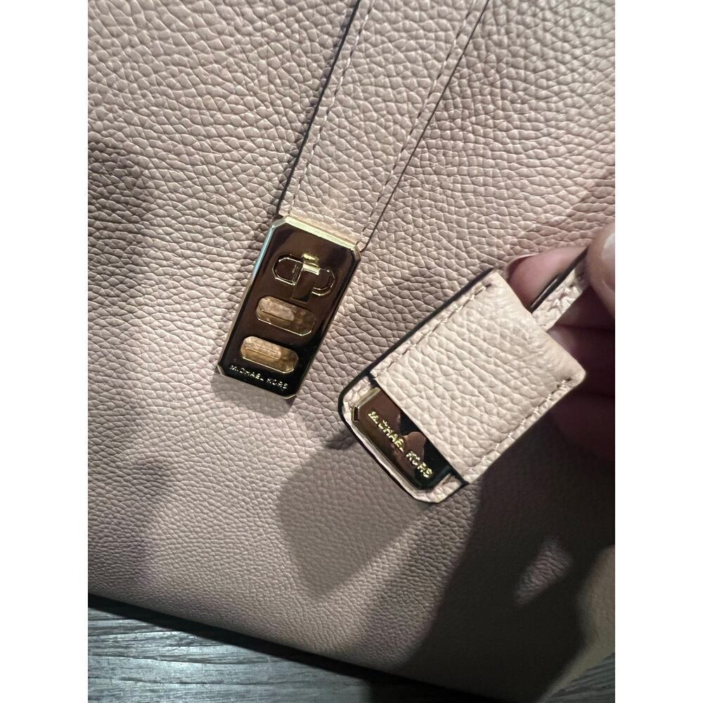 NWT Michael Kors Tote - Picture 5 of 7